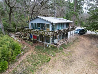 Rare opportunity to own a home on a DOUBLE lot right on the on Hide-A-Way Lake Golf Course in Texas - for sale on GolfHomes.com, golf home, golf lot