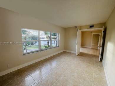 Renovated condo offers 1 bedroom plus den and 1.5 bathrooms on Hollybrook Golf and Tennis Club  in Florida - for sale on GolfHomes.com, golf home, golf lot