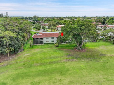 GORGEOUS RENOVATED CONDO | PRESTIGIOUS 55+ COMMUNITY OF on Boca Lago Golf and Country Club in Florida - for sale on GolfHomes.com, golf home, golf lot