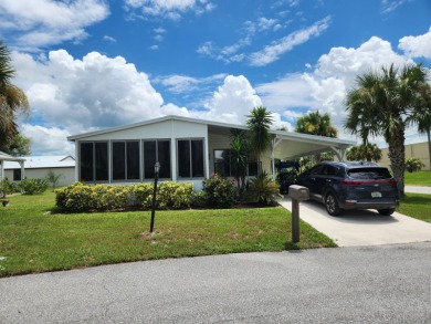 This 2 bedroom / 2 bath is all you need , perfect for the on Spanish Lakes Fairways in Florida - for sale on GolfHomes.com, golf home, golf lot