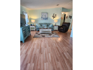 This 2 bedroom / 2 bath is all you need , perfect for the on Spanish Lakes Fairways in Florida - for sale on GolfHomes.com, golf home, golf lot