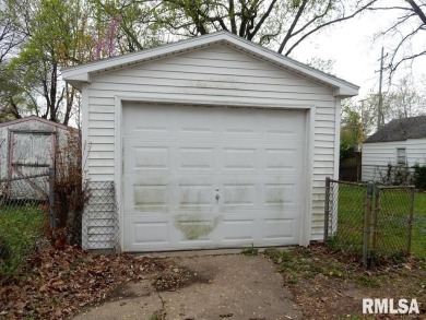 Situated across from Bunn Golf Course and Bunn Park, this 1.5 on Bunn Golf Course in Illinois - for sale on GolfHomes.com, golf home, golf lot