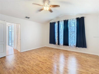 Under contract-accepting backup offers. Charming, Convenient on Lexington Oaks Golf Club in Florida - for sale on GolfHomes.com, golf home, golf lot