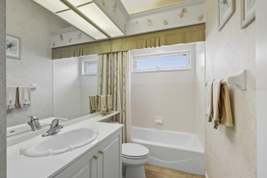 RICHMOND PARK IS ONE FOR THE MOST BEAUTIFUL NEIGHBORHOODS IN on University Park Country Club in Florida - for sale on GolfHomes.com, golf home, golf lot