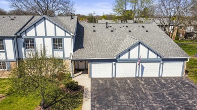 Move-in ready 2nd floor, 2-bedroom, 2-bath condo located in the on Green Meadows Golf Club in Illinois - for sale on GolfHomes.com, golf home, golf lot