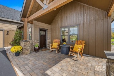 Luxury mountain living in sought-after Jug Mountain Ranch! This on Jug Mountain Ranch Golf Course in Idaho - for sale on GolfHomes.com, golf home, golf lot