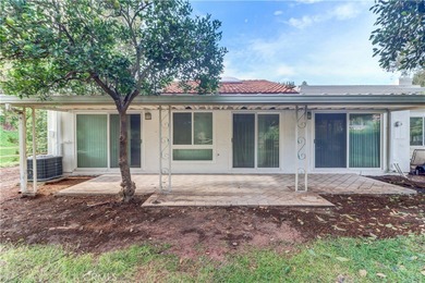 Set at the end of a peaceful cul-de-sac, this 2 bd/2ba/den home on Leisure Village Par 3 Golf Course in California - for sale on GolfHomes.com, golf home, golf lot