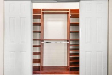 Step into this light-filled 1-bed, 1.5-bath 1st floor corner on Kings Point Golf -Flanders Way in Florida - for sale on GolfHomes.com, golf home, golf lot