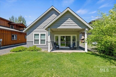 PRICE IMPROVEMENT! This beautiful home in the heart of McCall is on McCall Municipal Golf Course in Idaho - for sale on GolfHomes.com, golf home, golf lot