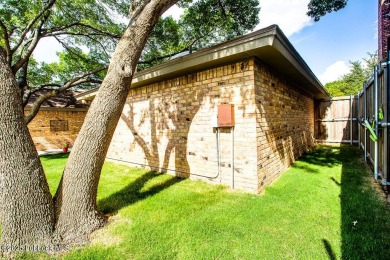 Step into remodeled comfort and style in this beautifully on LakeRidge Country Club in Texas - for sale on GolfHomes.com, golf home, golf lot