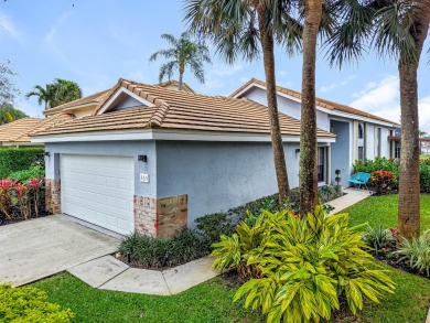 :Beautifully updated home centrally located that feels like a on Legacy at Sherwood Park Golf Course in Florida - for sale on GolfHomes.com, golf home, golf lot