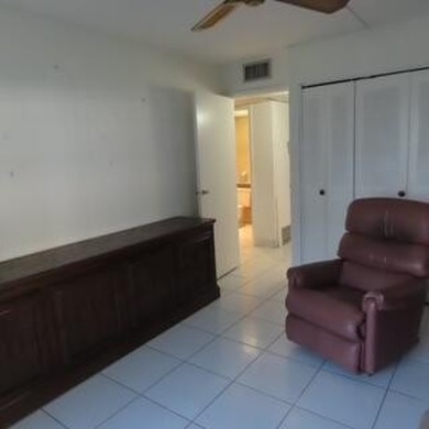 Don't miss this conveniently located updated 1st floor corner on Kings Point Golf - Executive in Florida - for sale on GolfHomes.com, golf home, golf lot