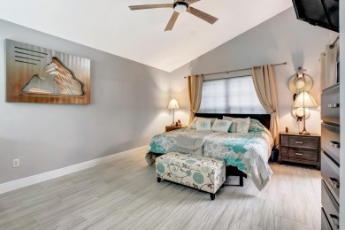 :Beautifully updated home centrally located that feels like a on Legacy at Sherwood Park Golf Course in Florida - for sale on GolfHomes.com, golf home, golf lot