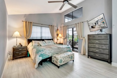 :Beautifully updated home centrally located that feels like a on Legacy at Sherwood Park Golf Course in Florida - for sale on GolfHomes.com, golf home, golf lot