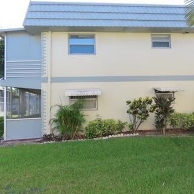 Don't miss this conveniently located updated 1st floor corner on Kings Point Golf - Executive in Florida - for sale on GolfHomes.com, golf home, golf lot