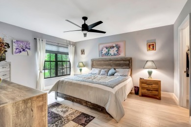 :Beautifully updated home centrally located that feels like a on Legacy at Sherwood Park Golf Course in Florida - for sale on GolfHomes.com, golf home, golf lot