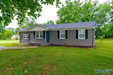 Completely renovated brick ranch home featuring 4 bedrooms, 2 on Colonial Golf Course in Alabama - for sale on GolfHomes.com, golf home, golf lot