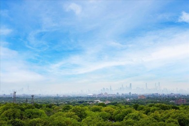 Presenting magnificent Apartment 18-O with high in the sky on Towers Country Club in New York - for sale on GolfHomes.com, golf home, golf lot