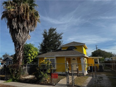 Great potential rental units. Front unit 1 is a 3-bedroom, 1 on Lozano Public Golf Center  in Texas - for sale on GolfHomes.com, golf home, golf lot