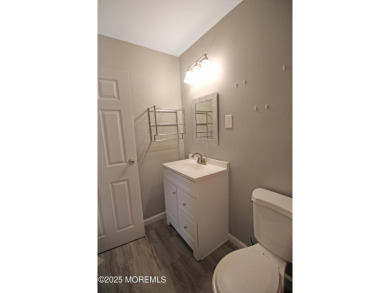 Welcome to this charming Edgewood One model located in the on Keswick Village Golf Course in New Jersey - for sale on GolfHomes.com, golf home, golf lot