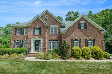 Gorgeous 5 bed/3 bath in the heart of BIRKDALE. This full brick on Birkdale Golf Club in North Carolina - for sale on GolfHomes.com, golf home, golf lot