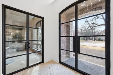 Immaculately updated and remodeled home with circle drive on cul on Vaquero Club in Texas - for sale on GolfHomes.com, golf home, golf lot