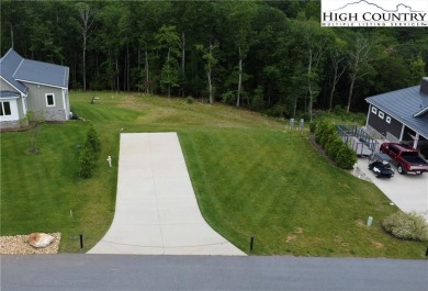 Come to the Blue Ridge Mountains and enjoy *The Village of on Olde Beau Golf Course in North Carolina - for sale on GolfHomes.com, golf home, golf lot