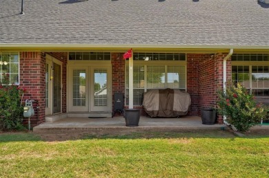 From the moment you walk into this beautiful condo, you will on Golf Club At Surrey Hills in Oklahoma - for sale on GolfHomes.com, golf home, golf lot