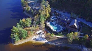 Looking for a move-in ready mountain home? This cottage is in on Bear Lake Golf Club in North Carolina - for sale on GolfHomes.com, golf home, golf lot