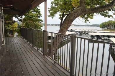 This 2 bedroom 2 bath condo lives LARGE with approximately 1,250 on Seasons Ridge At Four Seasons in Missouri - for sale on GolfHomes.com, golf home, golf lot