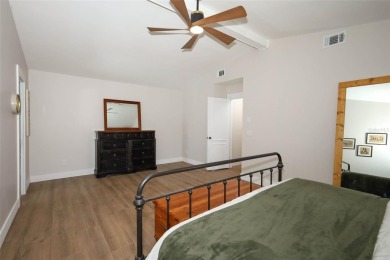 Discover comfort and privacy in this charming and updated on Rio Pinar Golf and Country Club in Florida - for sale on GolfHomes.com, golf home, golf lot