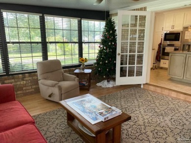 Hurry this is a once in life time Opportunity. Well maintained on Tanglewood Golf Club in Florida - for sale on GolfHomes.com, golf home, golf lot