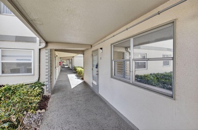 PRICED TO SELL-REMODELED KITCHEN WITH GRANITE COUNTER on Kings Point Golf - Executive in Florida - for sale on GolfHomes.com, golf home, golf lot