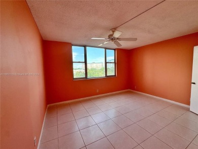 Discover this beautifully updated one-bedroom condo in the on Hillcrest Golf and Country Club in Florida - for sale on GolfHomes.com, golf home, golf lot