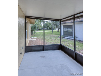 This 2 bedroom, 2 bathroom Villa with 1 car garage has been on Sugarmill Woods Golf and Country Club in Florida - for sale on GolfHomes.com, golf home, golf lot