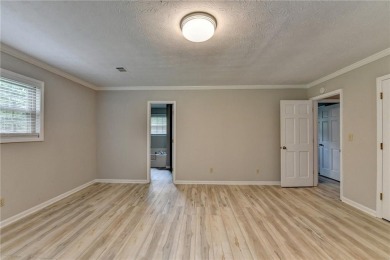 Welcome home! This fully updated 3 bedroom, 2 bath ranch has a on Heritage Golf Links in Georgia - for sale on GolfHomes.com, golf home, golf lot