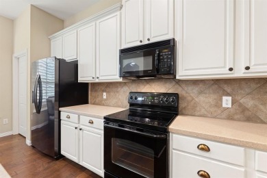 UPDATED HOME IN HERITAGE RANCH (50+ GATED COMMUNITY) - MOVE-IN on Heritage Ranch Golf and Country Club in Texas - for sale on GolfHomes.com, golf home, golf lot