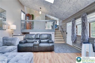 This very well maintained home is ready to be loved by its new on Pocono Farms Country Club in Pennsylvania - for sale on GolfHomes.com, golf home, golf lot