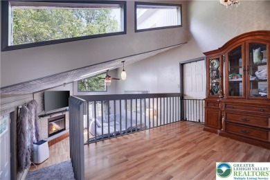 This very well maintained home is ready to be loved by its new on Pocono Farms Country Club in Pennsylvania - for sale on GolfHomes.com, golf home, golf lot