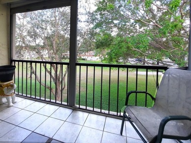 Priced to sell quickly. Make this corner unit your own with on Hollybrook Golf and Tennis Club  in Florida - for sale on GolfHomes.com, golf home, golf lot