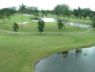 Priced to sell quickly. Make this corner unit your own with on Hollybrook Golf and Tennis Club  in Florida - for sale on GolfHomes.com, golf home, golf lot