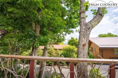 Linville Living with Grandfather Mountain Views!
Charming 2BR/1 on Land Harbor Golf Course in North Carolina - for sale on GolfHomes.com, golf home, golf lot
