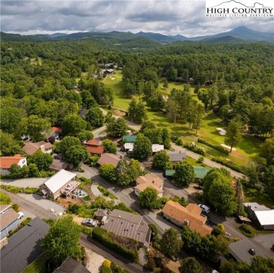 Linville Living with Grandfather Mountain Views!
Charming 2BR/1 on Land Harbor Golf Course in North Carolina - for sale on GolfHomes.com, golf home, golf lot