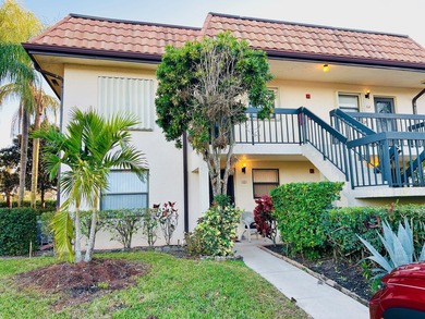 Don't miss out on this 1st floor corner condo. Parking right out on Forest Oaks Golf Club in Florida - for sale on GolfHomes.com, golf home, golf lot