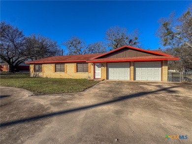 Welcome to this charming 3-bedroom, 2-bathroom brick home on Gatesville Country Club in Texas - for sale on GolfHomes.com, golf home, golf lot