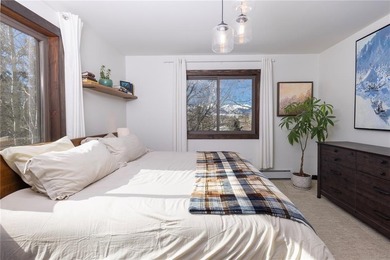 Welcome home to your bright and sunny 3-bedroom, 2-bath mountain on Keystone Ranch Golf Course in Colorado - for sale on GolfHomes.com, golf home, golf lot