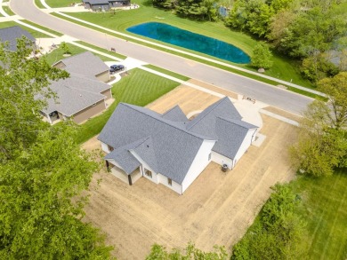 **REDUCED & READY TO SELL** This NEW Fox Homes build located in on Bridgewater Golf Club in Indiana - for sale on GolfHomes.com, golf home, golf lot