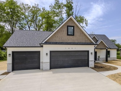 **REDUCED & READY TO SELL** This NEW Fox Homes build located in on Bridgewater Golf Club in Indiana - for sale on GolfHomes.com, golf home, golf lot