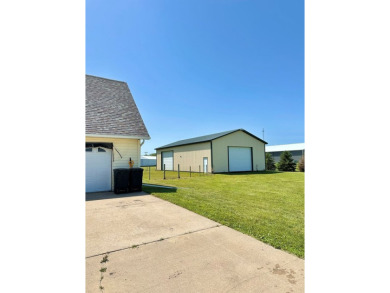 Country like setting on a hard surface road, minutes from town on Prairie View Golf and Grill in Iowa - for sale on GolfHomes.com, golf home, golf lot