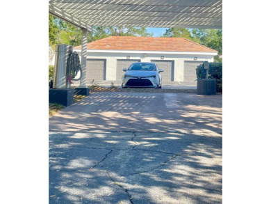 GREAT OPPORTUNITY FOR INVESTORS! This charming 1 -bedroom on Hunters Creek Golf Course in Florida - for sale on GolfHomes.com, golf home, golf lot